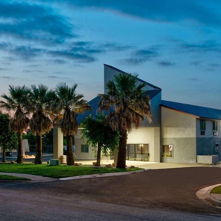 מלון Super 8 By Wyndham New Braunfels I-35 מראה חיצוני תמונה