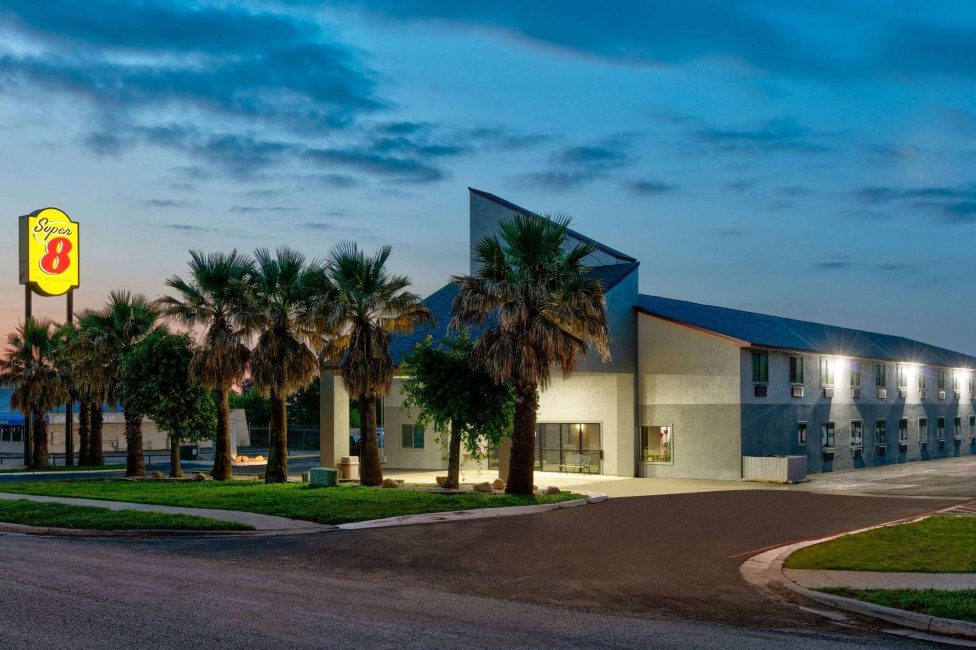 מלון Super 8 By Wyndham New Braunfels I-35 מראה חיצוני תמונה