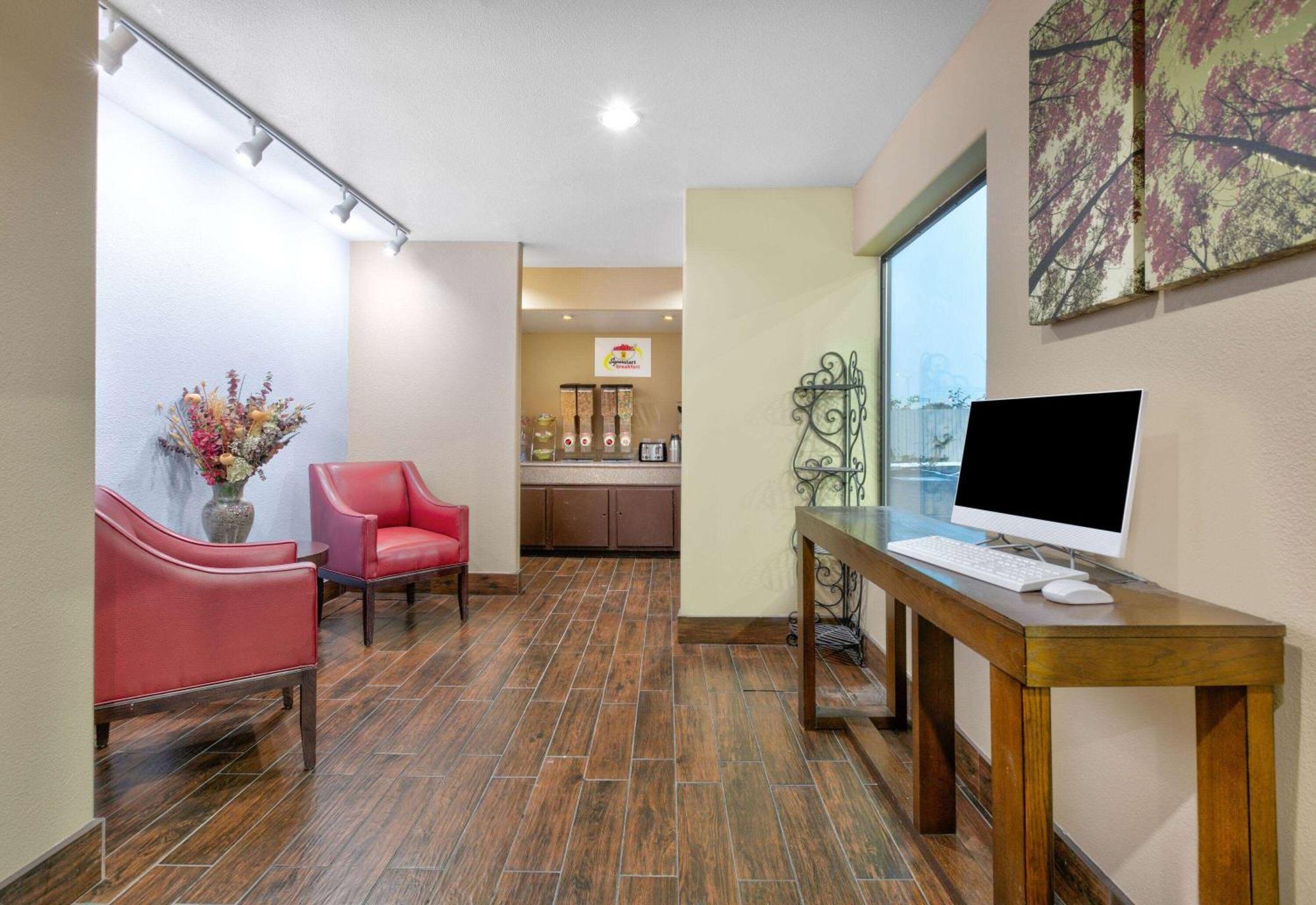 מלון Super 8 By Wyndham New Braunfels I-35 מראה חיצוני תמונה